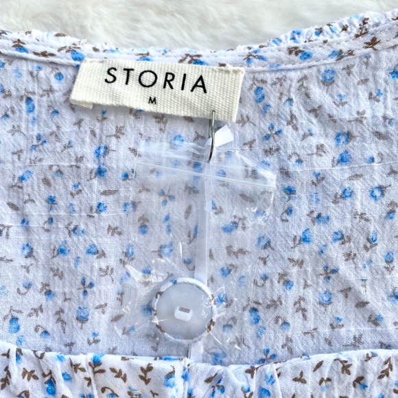 Red Dress Boutique Blue and White Floral Crop Top - Picture 9 of 13